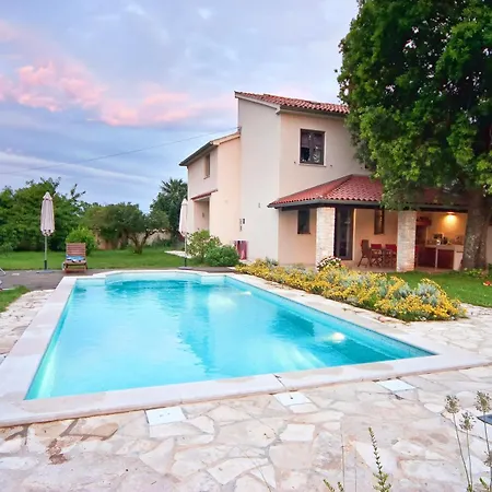Altra Villa Krnica